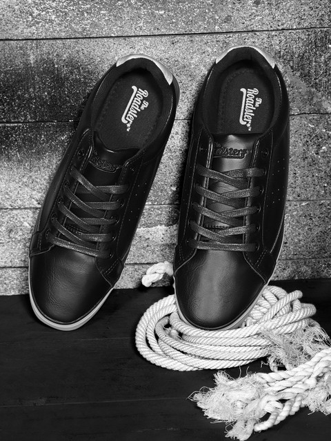 

Roadster Men Black Sneakers