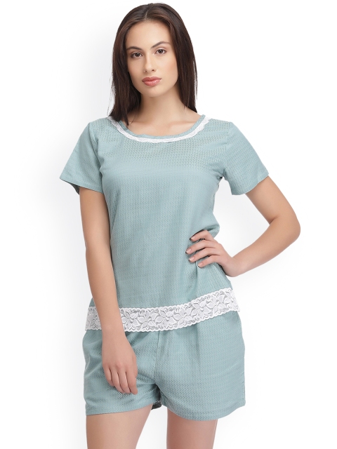 

Clovia Blue Self-Design Printed Night Suit LS0188P03XL