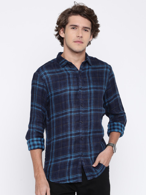 

Levis Men Blue Slim Fit Checked Casual Linen Shirt