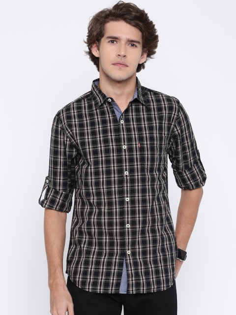 

Levis Men Black & Grey Classic Slim Fit Checked Casual Shirt