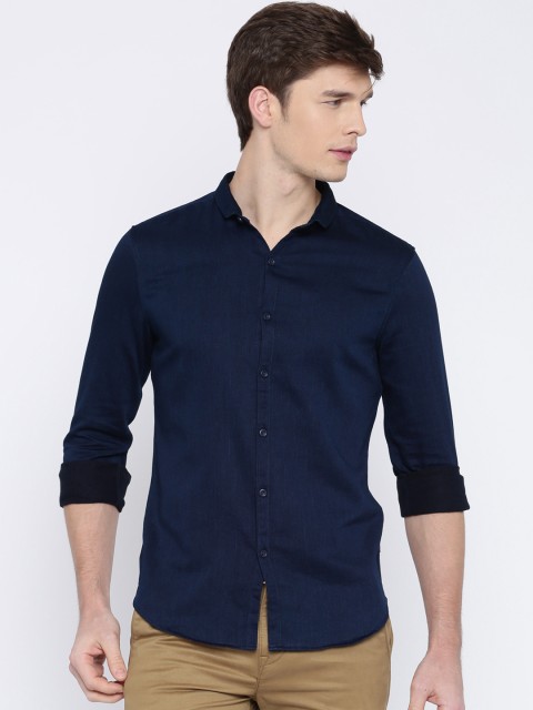 

Levis Men Navy Blue Classic Regular Fit Solid Casual Shirt