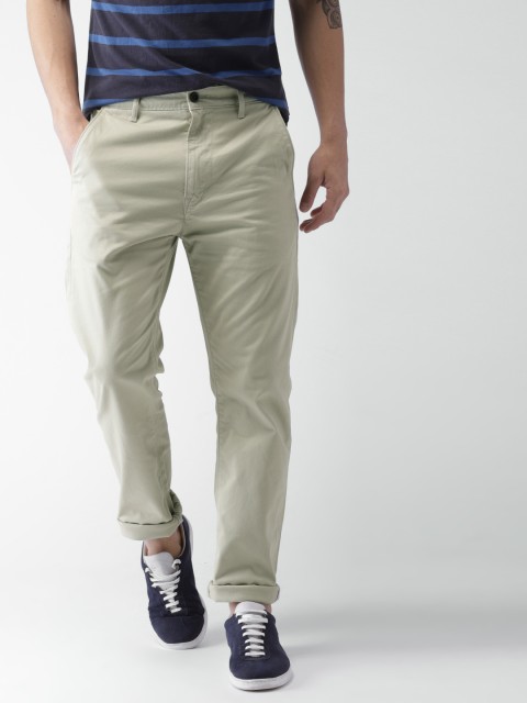 

Levis Men Cream Straight Fit Solid Chinos