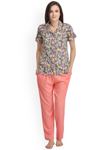 

Clovia Grey & Peach Printed Night Suit LS0146P05XXL