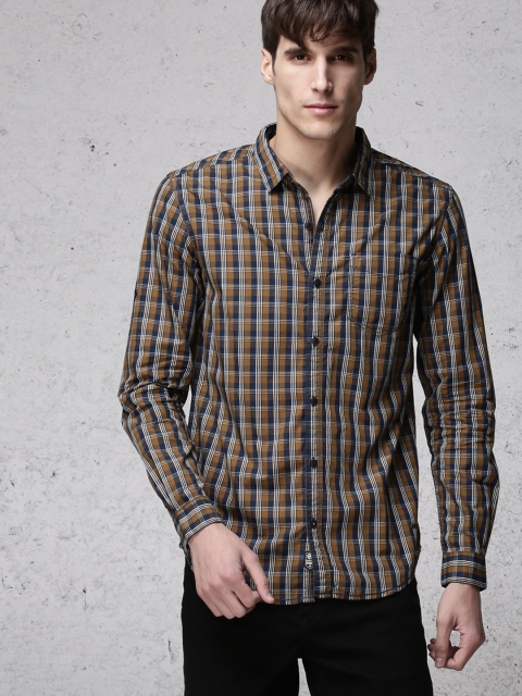 

Ecko Unltd Men Khaki & Navy Blue Regular Fit Checked Casual Shirt