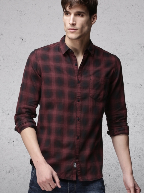 

Ecko Unltd Men Maroon & Black Regular Fit Checked Casual Shirt