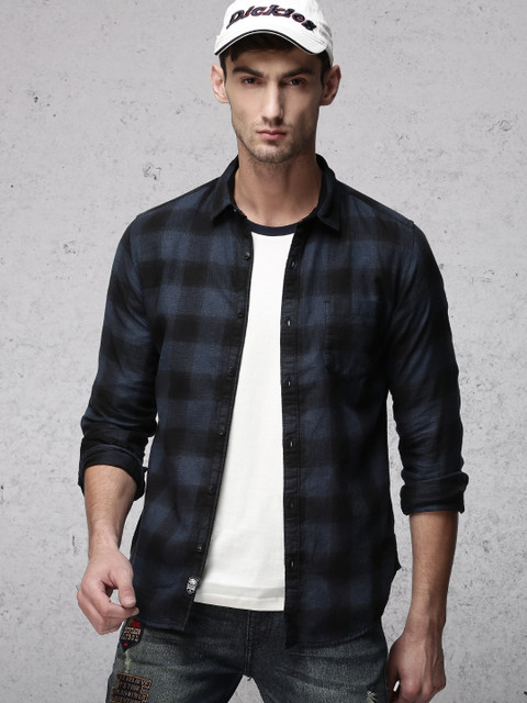 

Ecko Unltd Men Blue & Black Regular Fit Checked Casual Shirt