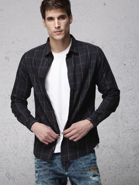 

Ecko Unltd Men Grey & Black Regular Fit Checked Casual Shirt