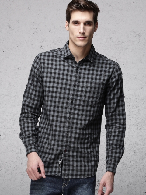 

Ecko Unltd Men Grey & Black Regular Fit Checked Casual Shirt