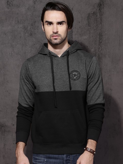 

Roadster Men Grey Melange & Black Colourblocked Hooded Sweatshirt