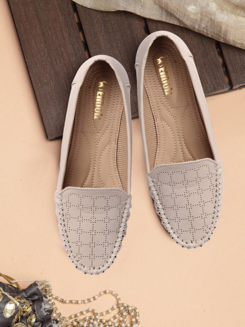 

Elibolz Women Cream-Coloured Round Toe Mojaris Flats