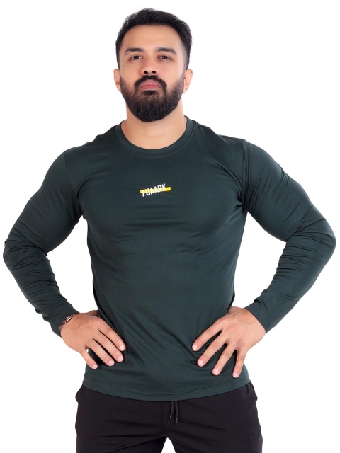 

FUAARK Men Green Solid Anti Odour Slim Fit Cotton T-shirt