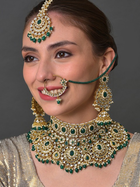 

SOHI Gold-Plated Green & White Kundan Studded Jewellery Set