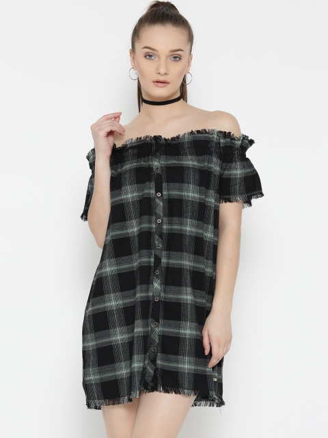 

Roadster Women Black & Green Checked Off-Shoulder Shift Dress