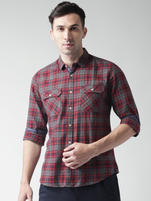 

Harvard Men Grey & Red Regular Fit Checked Casual Shirt