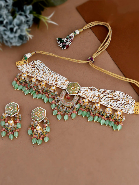 

DASTOOR Women Green & White Gold-Plated Kundan Studded Jewellery Set