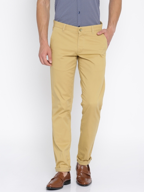 

Parx Men Beige Tapered Fit Solid Chinos