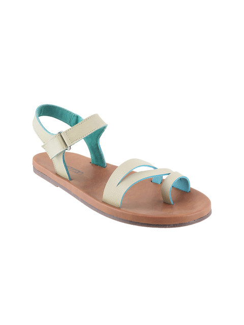 

Metro Women Beige Solid One-Toe Flats