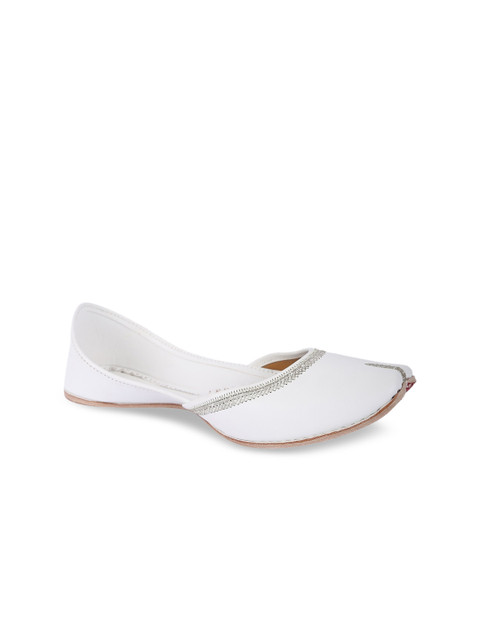 

5 ELEMENTS Women White Embellished Ethnic Mojaris Flats