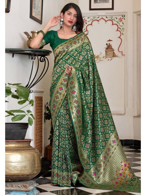 

Fashion Booms Green & Gold-Toned Woven Design Zari Pure Silk Saree
