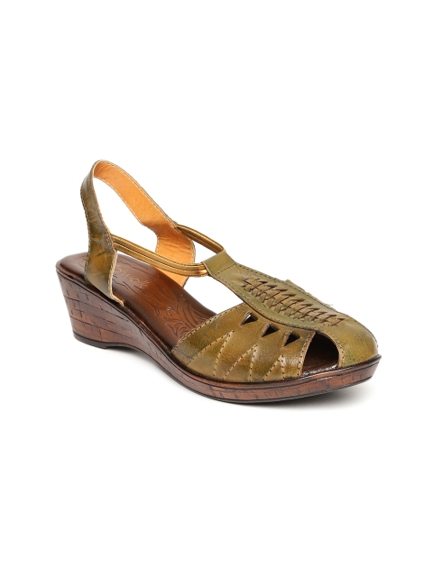 

Catwalk Women Olive Green Textured Wedges