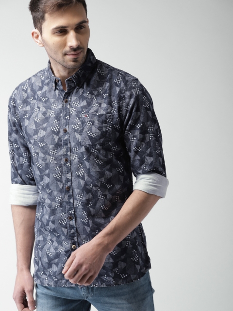 

Tommy Hilfiger Men Navy Blue & White Printed Casual Shirt