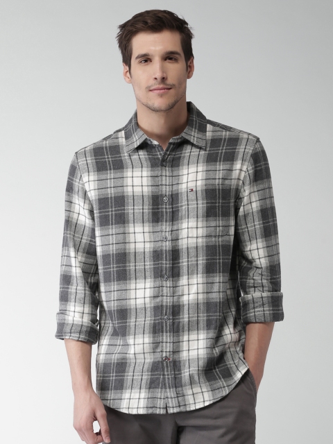 

Tommy Hilfiger Men Charcoal Grey & White Regular Fit Checked Casual Shirt