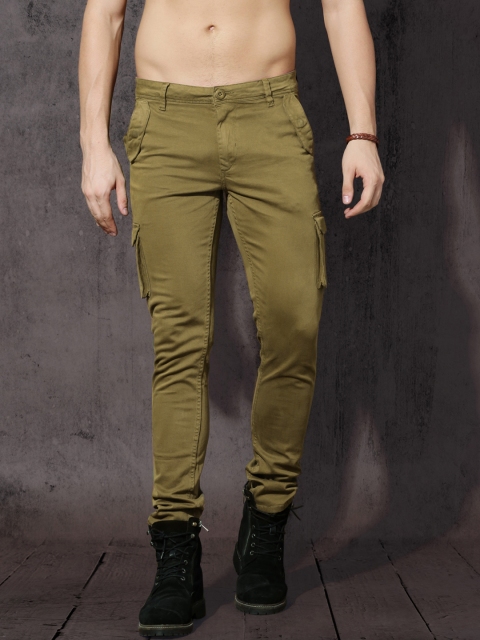 

Roadster Men Olive Green Solid Cargos