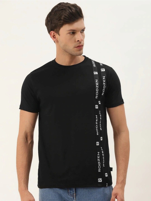 

Rodzen Men Black Striped Pure Cotton Applique T-shirt