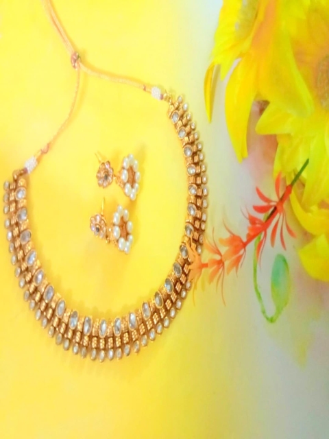 

Runjhun Women Gold-Plated White Artificial Stone Studded Jewellery Set