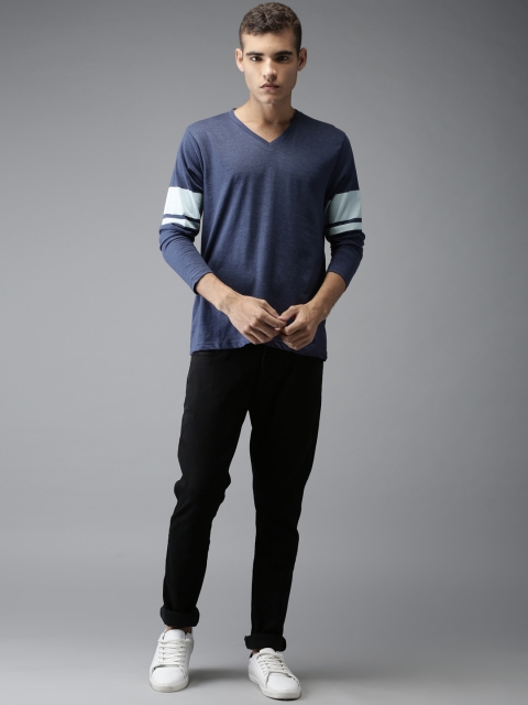 

HERE&NOW Men Blue Solid V-Neck T-shirt