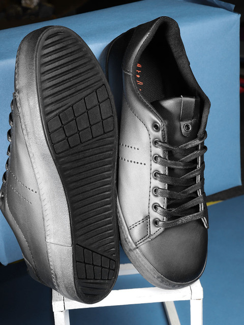 

Mast & Harbour Men Black Sneakers