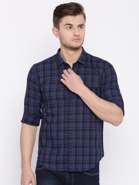 

Voi Jeans Men Navy Blue Checked Casual Shirt