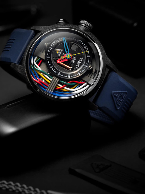 

THE ELECTRICIANZ Men Black Brass Dial The Carbon Z Analogue Watch