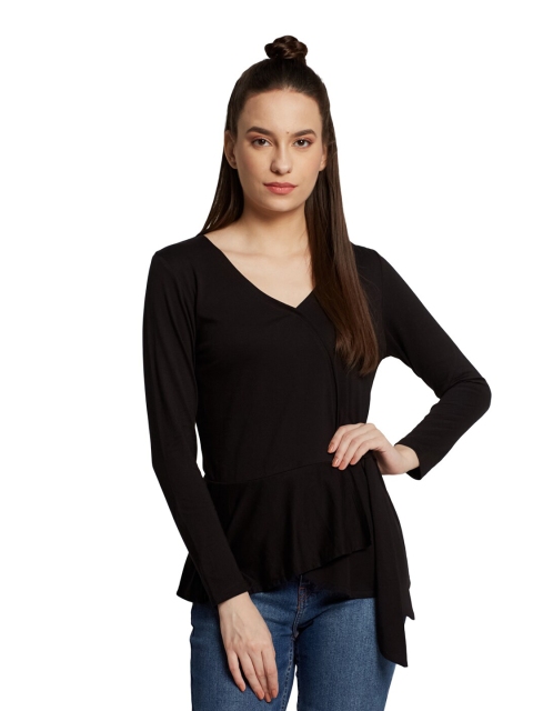 

UNMADE Black Solid Wrap Top