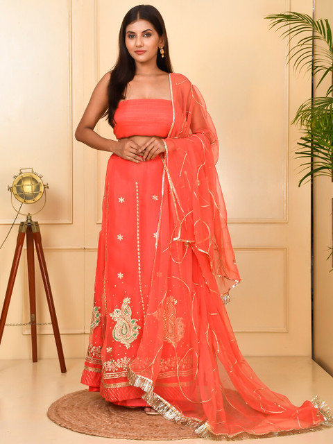 

Kesarya Women Peach-Coloured & Gold-Toned Embroidered Zardozi Semi-Stitched Lehenga Set