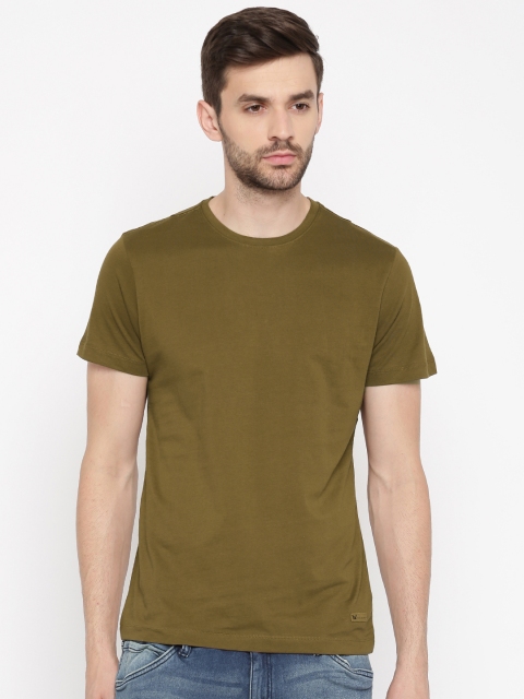 Arrow Blue Jean Co. Men Brown Solid Round Neck T-shirt available at myntra for Rs.359