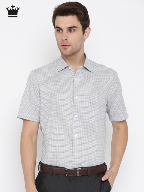 

Louis Philippe Men White & Blue Regular Fit Checked Formal Shirt