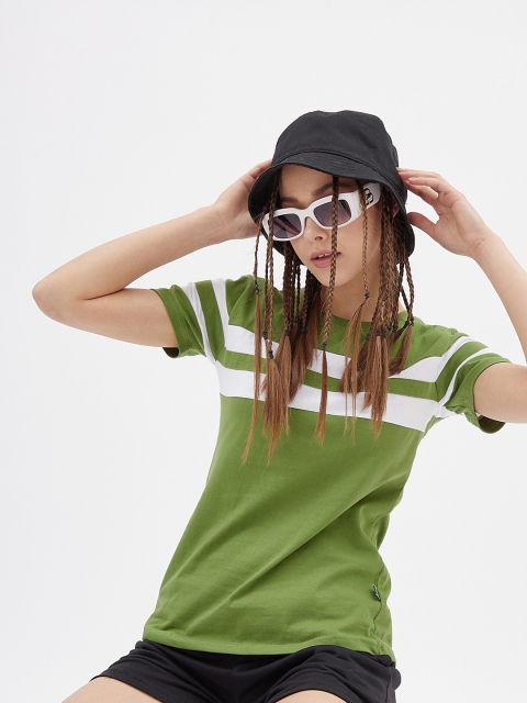 

Rodzen Women Green & White Colourblocked Pure Cotton T-shirt