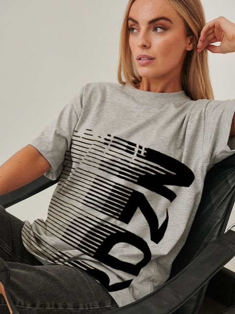 

Rodzen Women Grey Typography Printed Drop-Shoulder Sleeves Pure Cotton Loose T-shirt