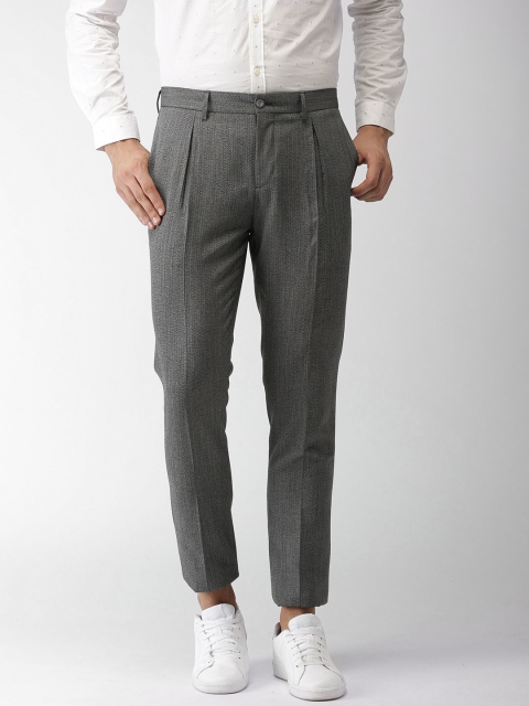 

INVICTUS Men Grey Slim Fit Self Design Trousers