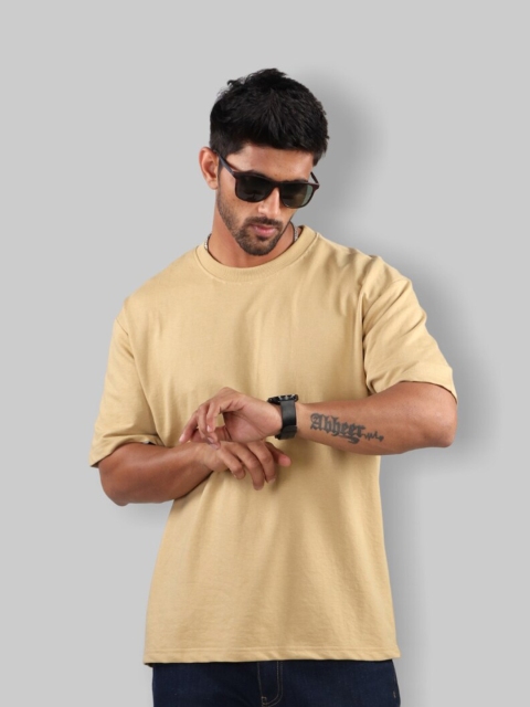 

The Label Bar Men Beige Henley Neck Extended Sleeves Boxy T-shirt