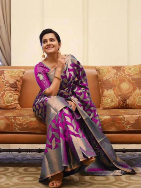

BESUCHER Pink & Gold-Toned Woven Design Zari Art Silk Banarasi Saree