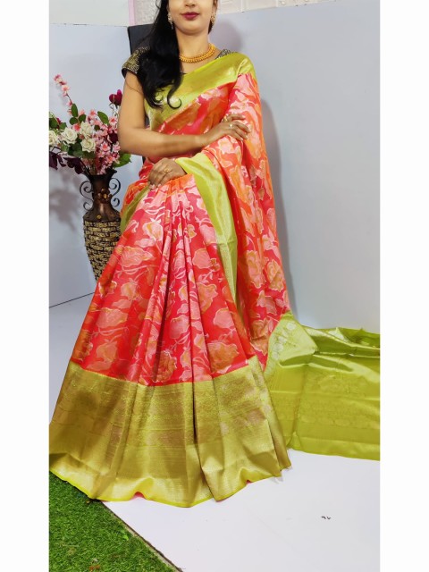 

BESUCHER Red & Green Woven Design Zari Art Silk Kanjeevaram Saree