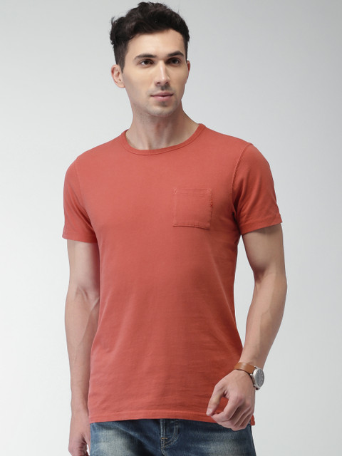 

Scotch & Soda Men Red Solid Round Neck T-shirt