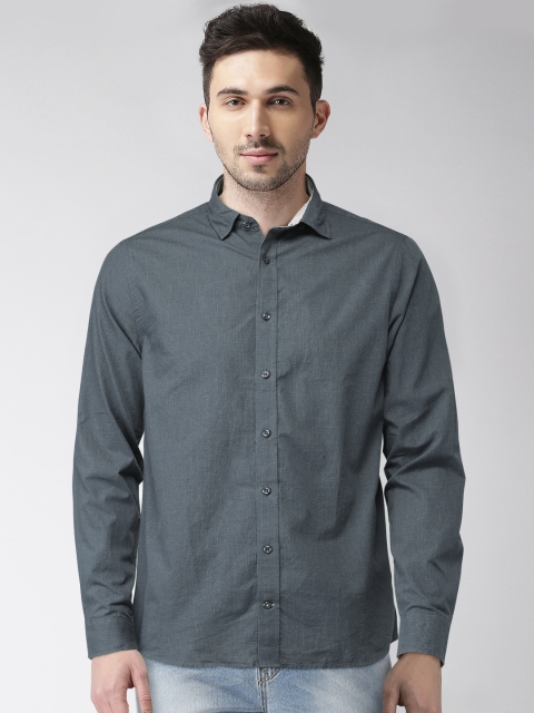 

Tommy Hilfiger Men Navy Slim Fit Checked Casual Shirt, Navy blue