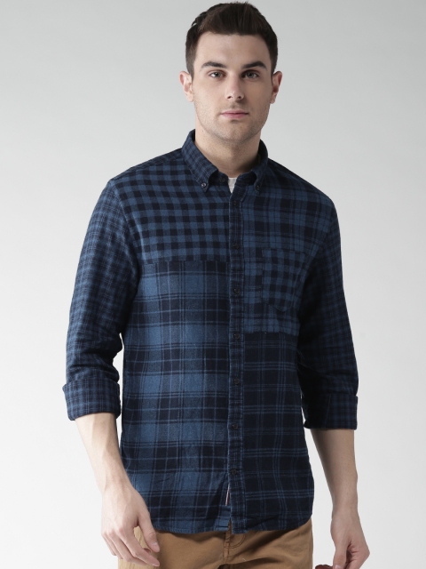 

Tommy Hilfiger Men Blue Slim Fit Checked Casual Shirt