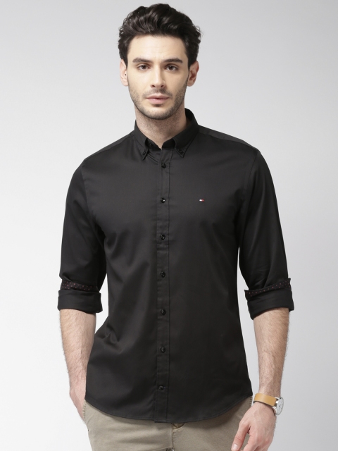 

Tommy Hilfiger Men Black New York Regular Fit Solid Casual Shirt