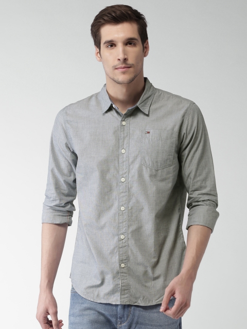 

Tommy Hilfiger Men Blue Original Regular Fit Solid Casual Shirt