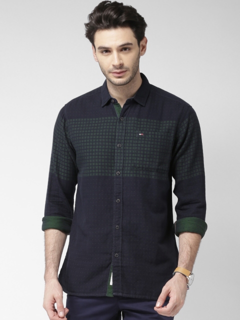 

Tommy Hilfiger Men Navy Blue & Green Regular Fit Self Design Casual Shirt