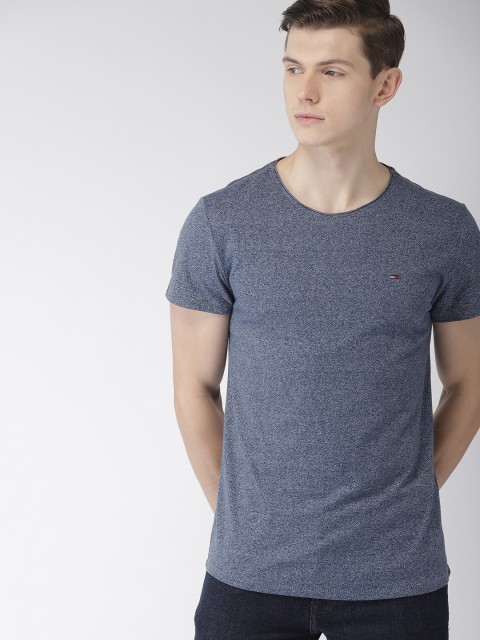 

Tommy Hilfiger Men Navy Blue Solid Round Neck T-shirt